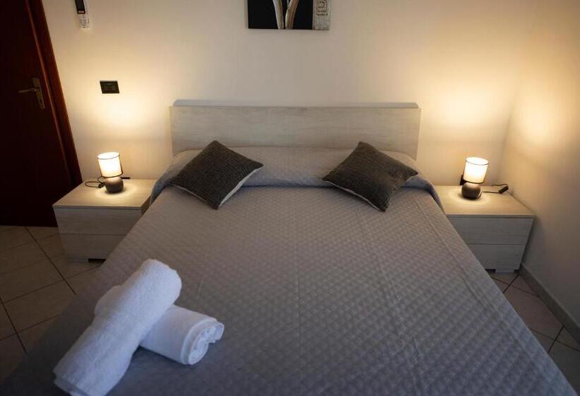 バルコニー付きスタンダードトリプルルーム, B&b Esterita