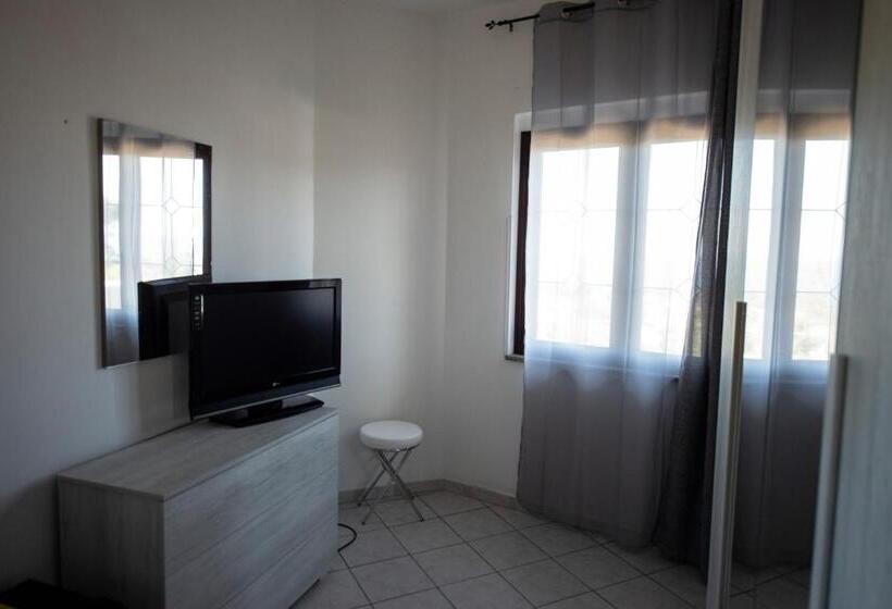 バルコニー付きスタンダードトリプルルーム, B&b Esterita