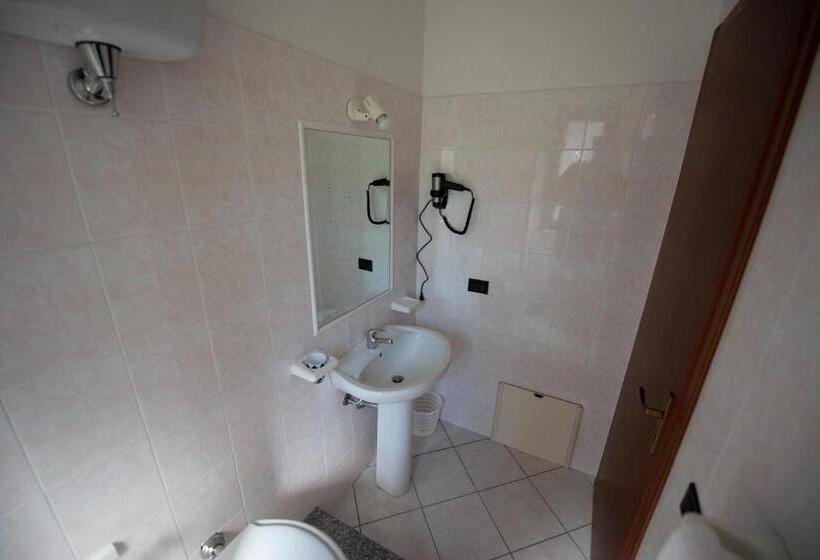 Номер Стандарт Трехместный, B&b Esterita