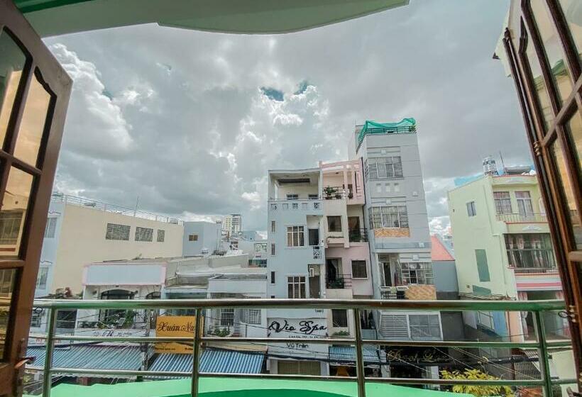 سوئیت با بالکن, Lime Hostel   Ninh Kieu Center