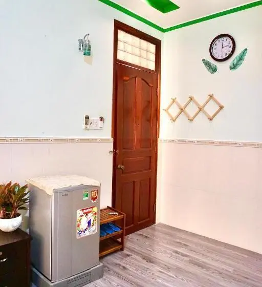 مجموعه ویستا شهر, Lime Hostel   Ninh Kieu Center