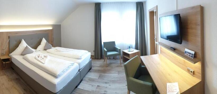 غرفة عائلية, Schönenberger Hof