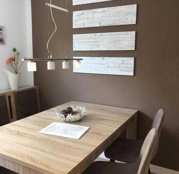 شقة غرفة واحدة, Schönenberger Hof