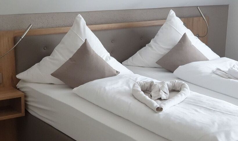 غرفة قياسية, Schönenberger Hof