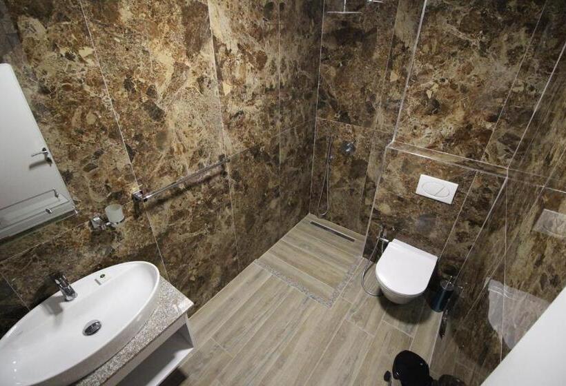 Camera Standard con Balcone, Ksamili