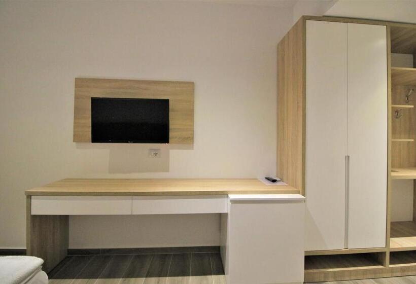 Camera Standard con Balcone, Ksamili