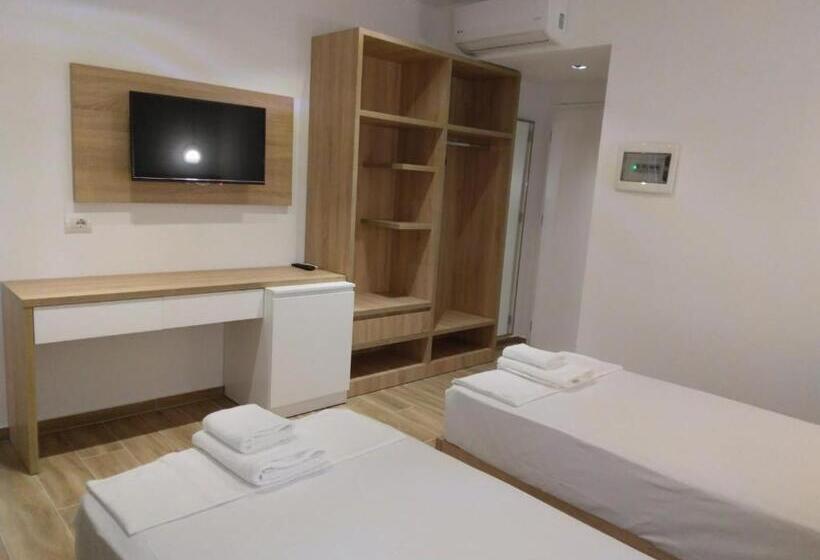 Camera Standard Piano Terra, Ksamili