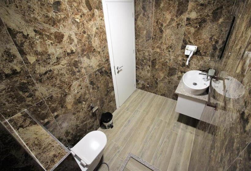 Camera Superiore con Balcone, Ksamili