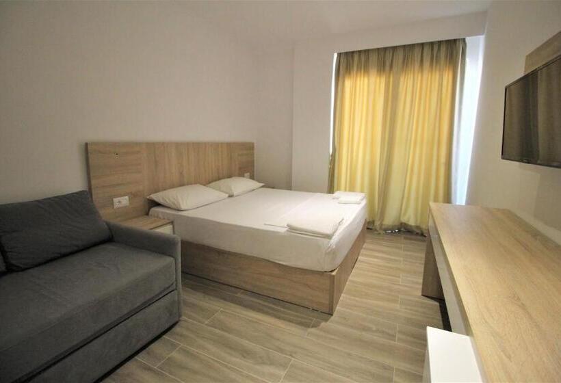 Camera Superiore con Balcone, Ksamili