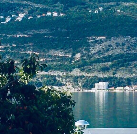 اتاق لوکس با چشمانداز دریا, Vienna