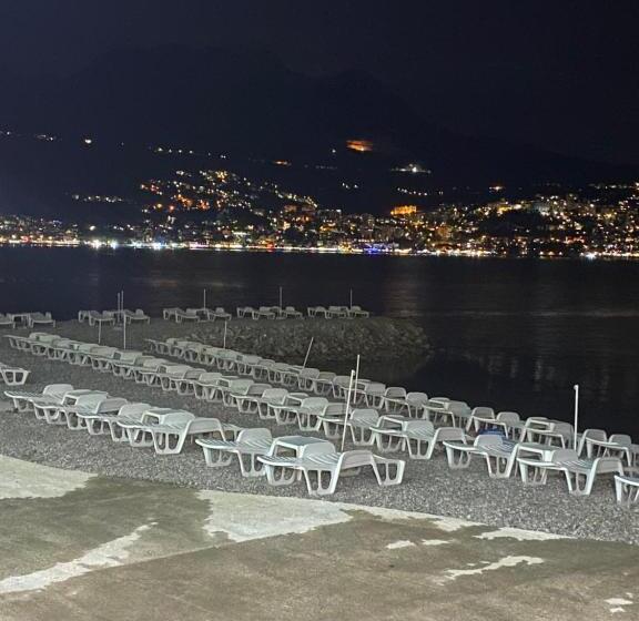 اتاق لوکس با چشمانداز دریا, Vienna