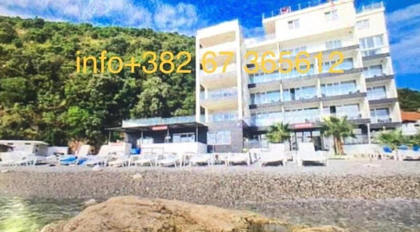 اتاق لوکس با چشمانداز دریا, Vienna