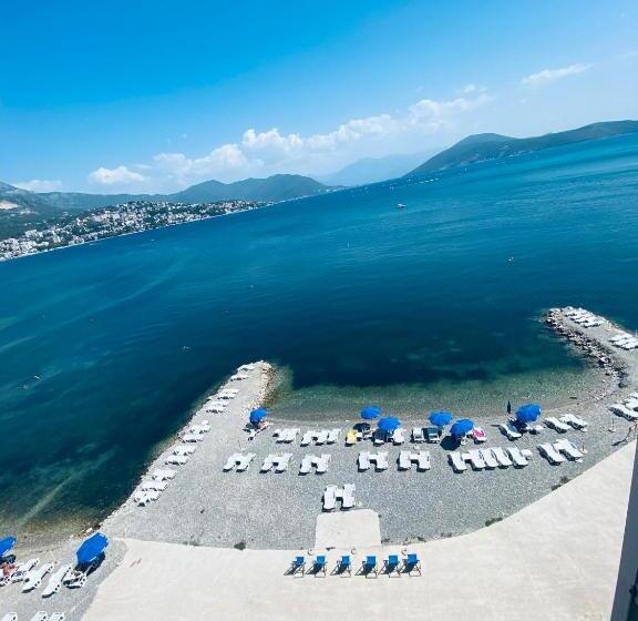 اتاق لوکس با چشمانداز دریا, Vienna