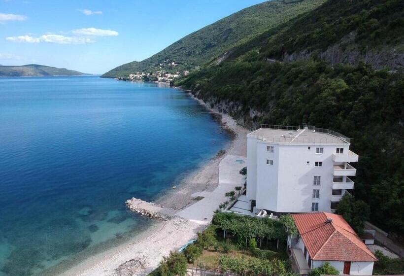 اتاق لوکس با چشمانداز دریا, Vienna