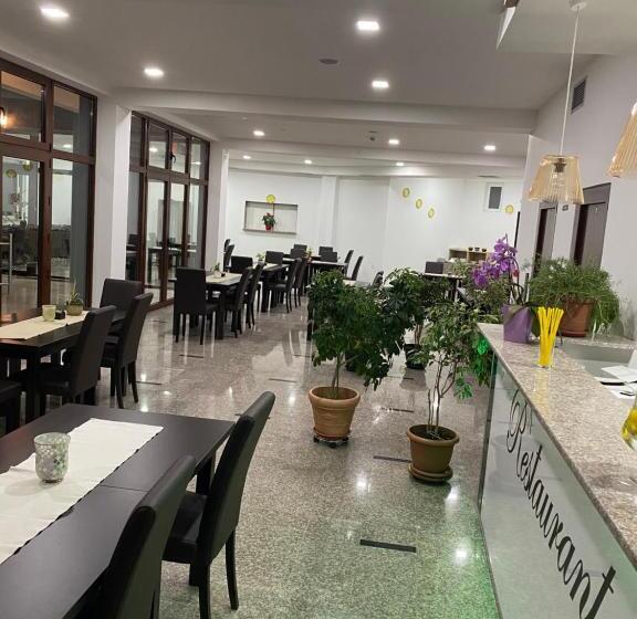 اتاق لوکس با چشمانداز دریا, Vienna