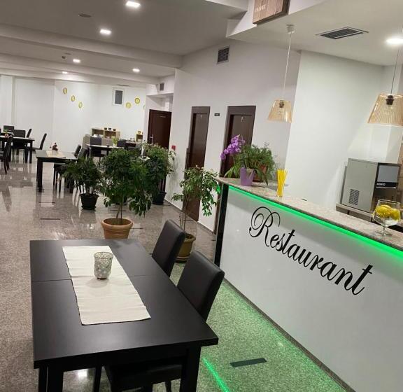 اتاق لوکس با چشمانداز دریا, Vienna