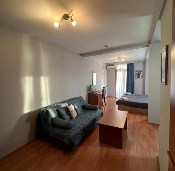 Standard studio with lake view, Villa Dionis