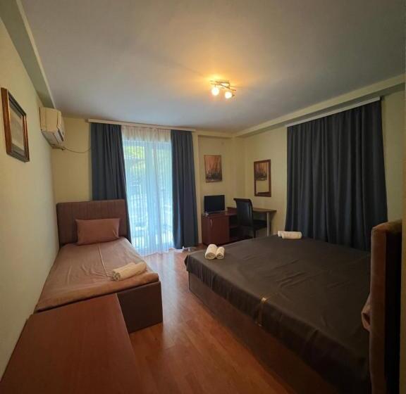 اتاق استاندارد سه تخته با بالکن, Villa Dionis