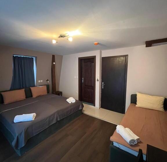 اتاق استاندارد سه تخته با بالکن, Villa Dionis