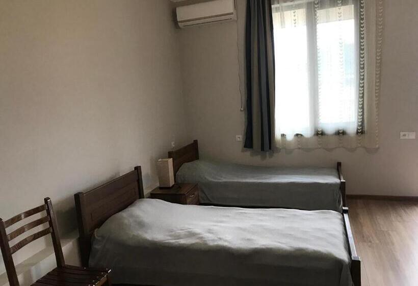 اتاق استاندارد, Guest House Eden