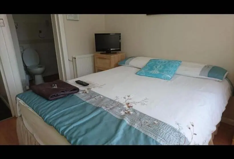 Standard-huone, Room In Guest Room   En Suite Shower Room Double Room With 1 Double Deyr