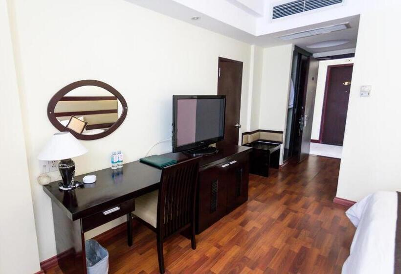 اتاق لوکس, Angella