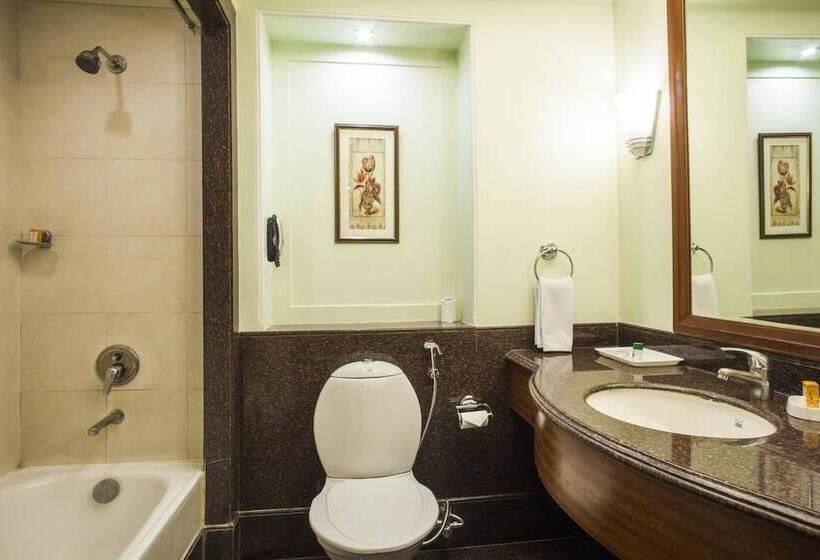 クラブルーム, Clarion Bella Casa At Airport