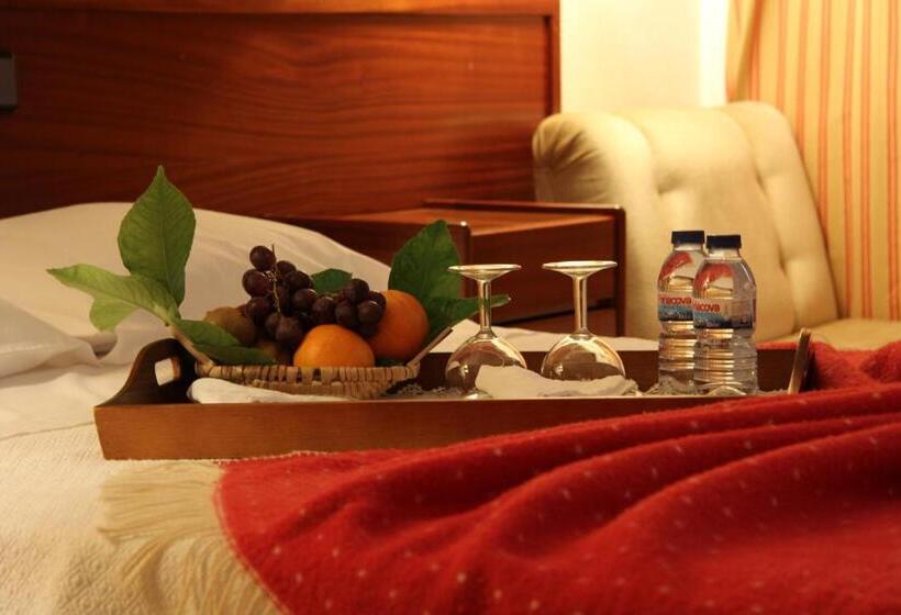 غرفة قياسية مطلة على الجبل, De Arganil