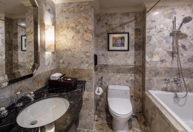 اتاق لوکس, Silk Path Grand Hue