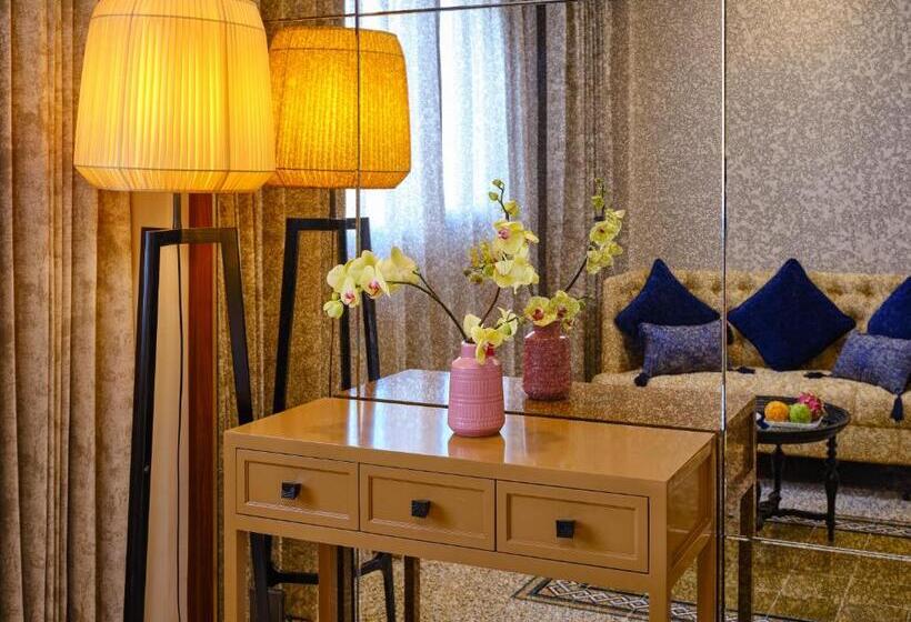 اتاق کلاسیک سه تخته, Silk Path Grand Hue