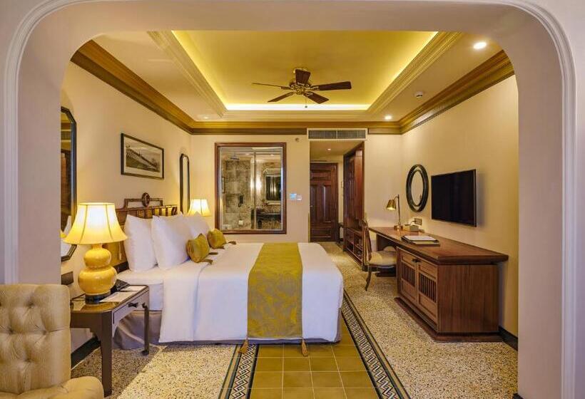 اتاق کلاسیک سه تخته, Silk Path Grand Hue