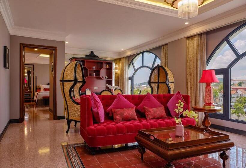 سوئیت پرزیدنت, Silk Path Grand Hue