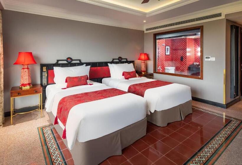 سوئیت پرزیدنت, Silk Path Grand Hue