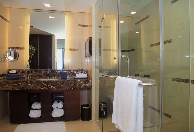 غرفة كلاسيكية سرير مزدوج, Intercontinental Qingdao, An Ihg Hotel   Inside The Olympic Sailing Center