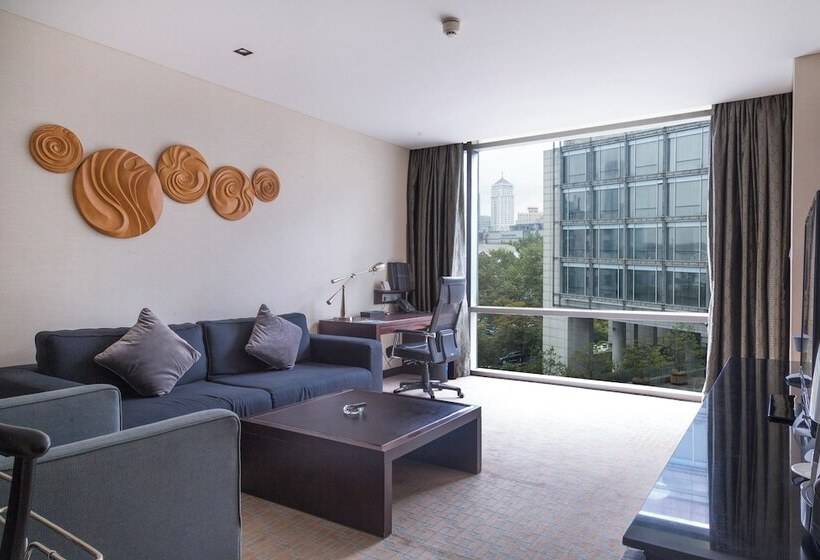 جناح جونيور مطل على المدينة, Intercontinental Qingdao, An Ihg Hotel   Inside The Olympic Sailing Center