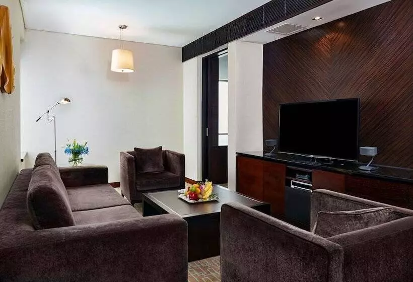 シティビュージュニアスイート, Intercontinental Qingdao, An Ihg Hotel   Inside The Olympic Sailing Center