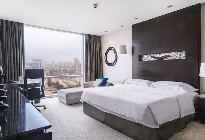 جناح جونيور مطل على المدينة, Intercontinental Qingdao, An Ihg Hotel   Inside The Olympic Sailing Center