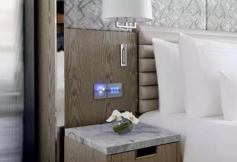 اتاق سوپریور با تخت بزرگ, Kempinski Central Avenue Dubai