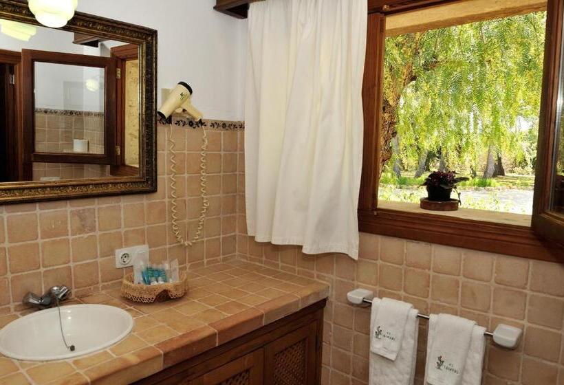 סוויטת ג'וניור, Petit Hotel Es Figueral