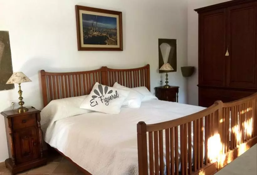 سوییت جونیور, Petit Hotel Es Figueral