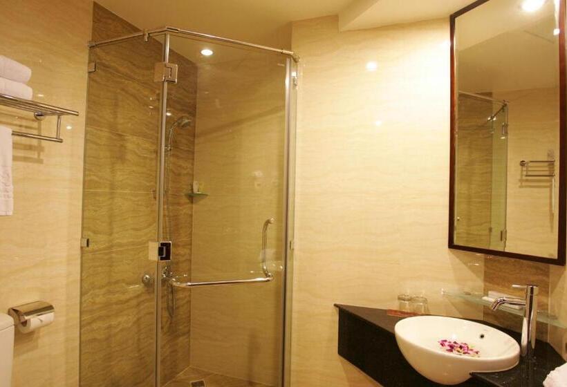 اتاق لوکس, Sanouva Saigon