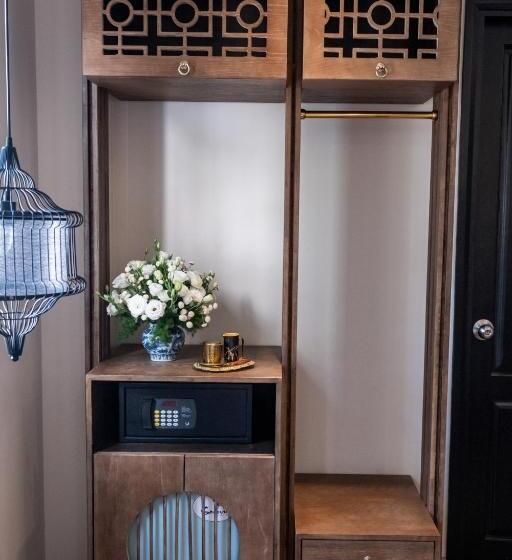 اتاق لوکس, Sanouva Saigon