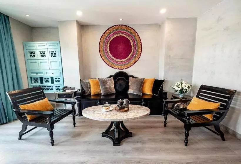 Executive-huone, Sanouva Saigon