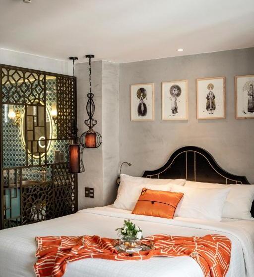 اتاق اجرایی, Sanouva Saigon