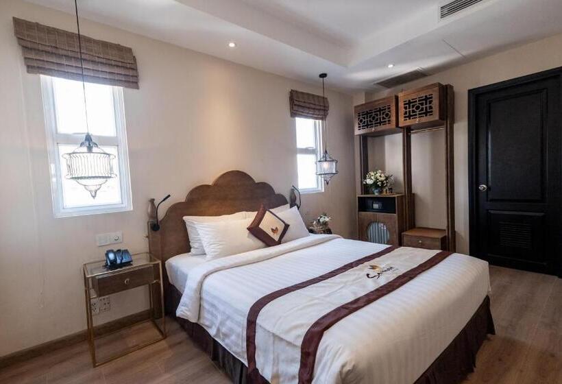 اتاق لوکس, Sanouva Saigon