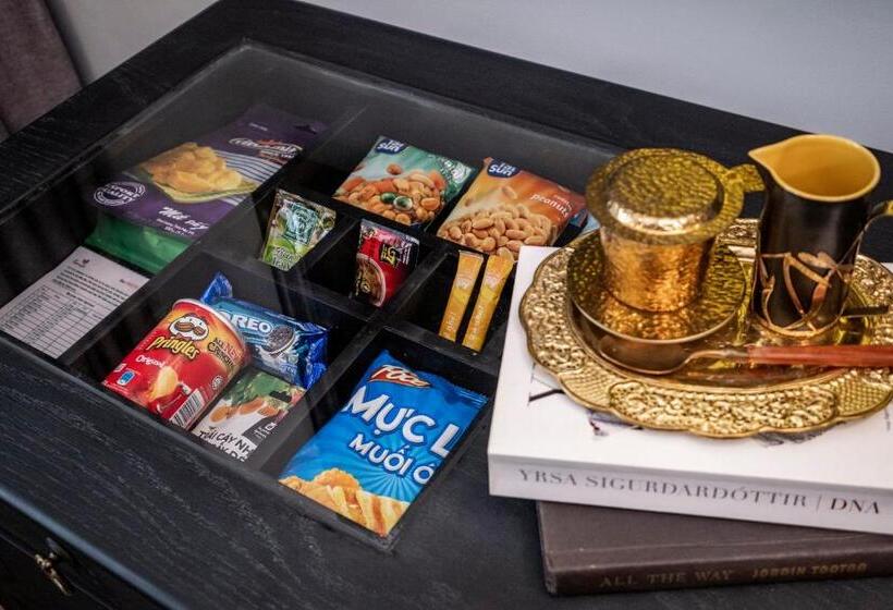 اتاق لوکس, Sanouva Saigon