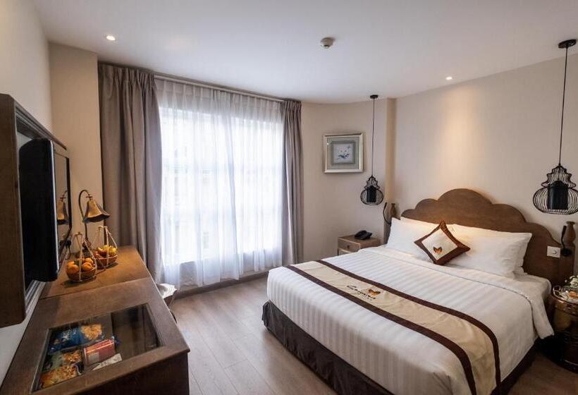 اتاق پرمیوم, Sanouva Saigon