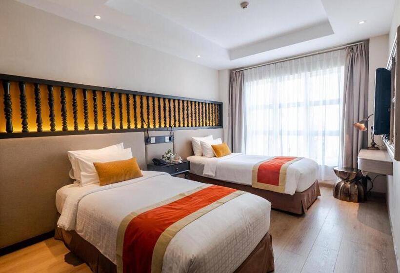 اتاق پرمیوم, Sanouva Saigon