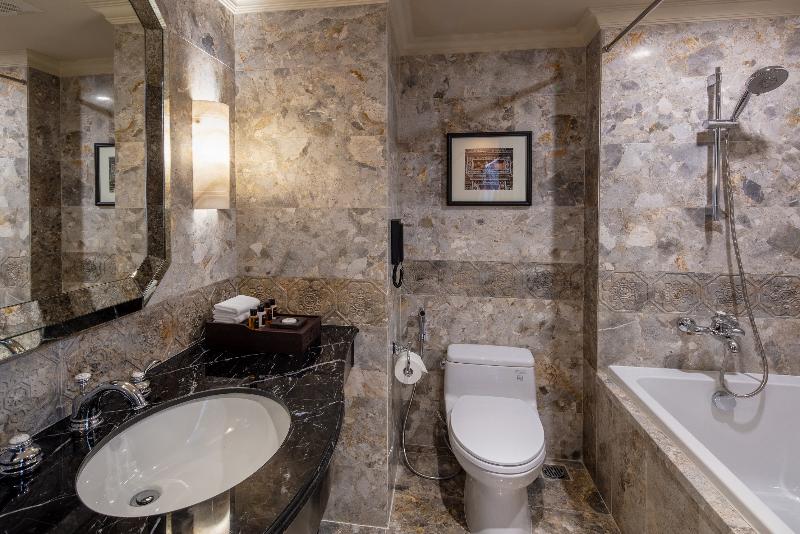 اتاق لوکس, Silk Path Grand Hue