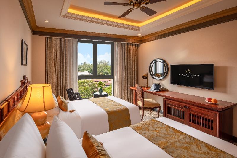 اتاق لوکس, Silk Path Grand Hue
